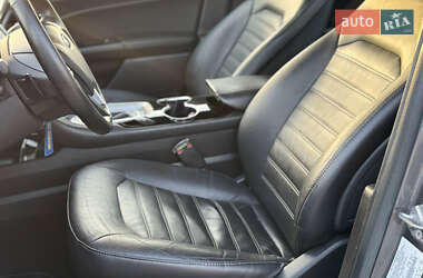Седан Ford Fusion 2014 в 