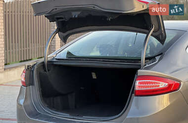 Седан Ford Fusion 2014 в 
