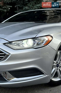 Седан Ford Fusion 2017 в 