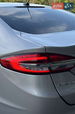 Седан Ford Fusion 2017 в 