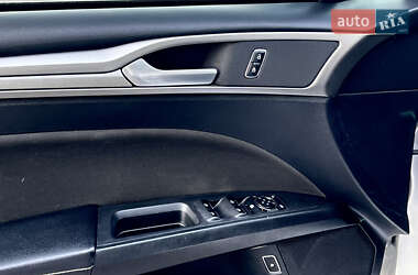 Седан Ford Fusion 2017 в 