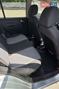Хэтчбек Ford Fusion 2005 в 