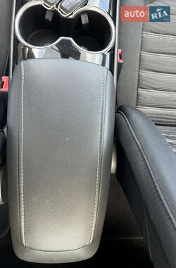 Седан Ford Fusion 2015 в 