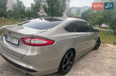 Седан Ford Fusion 2015 в 