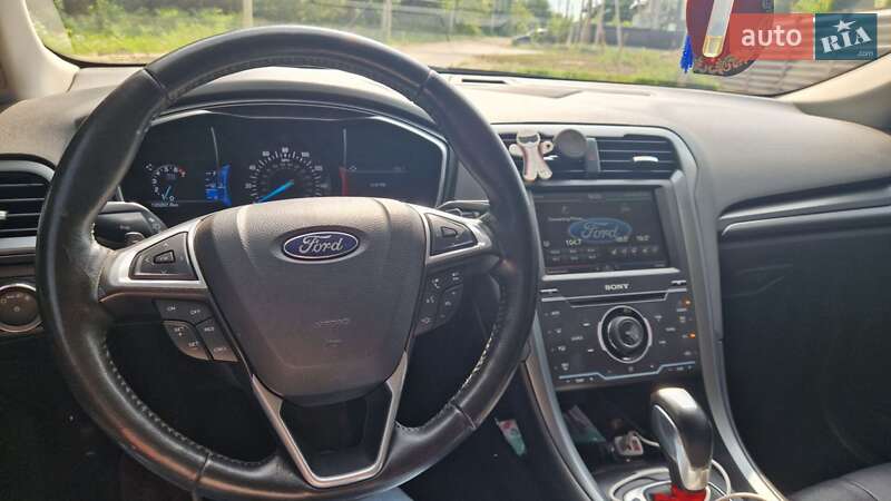 Седан Ford Fusion 2014 в Львове