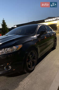 Седан Ford Fusion 2014 в 