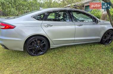 Седан Ford Fusion 2019 в 