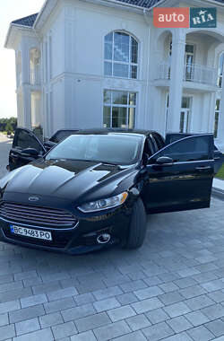 Седан Ford Fusion 2016 в 