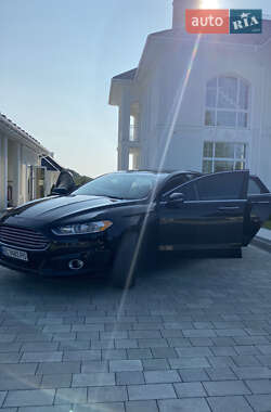 Седан Ford Fusion 2016 в 