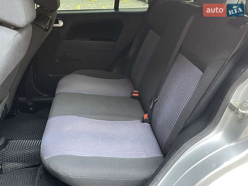 Хэтчбек Ford Fusion 2008 в Виннице