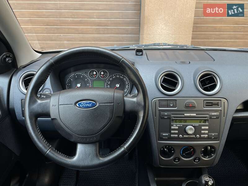Хэтчбек Ford Fusion 2008 в Виннице