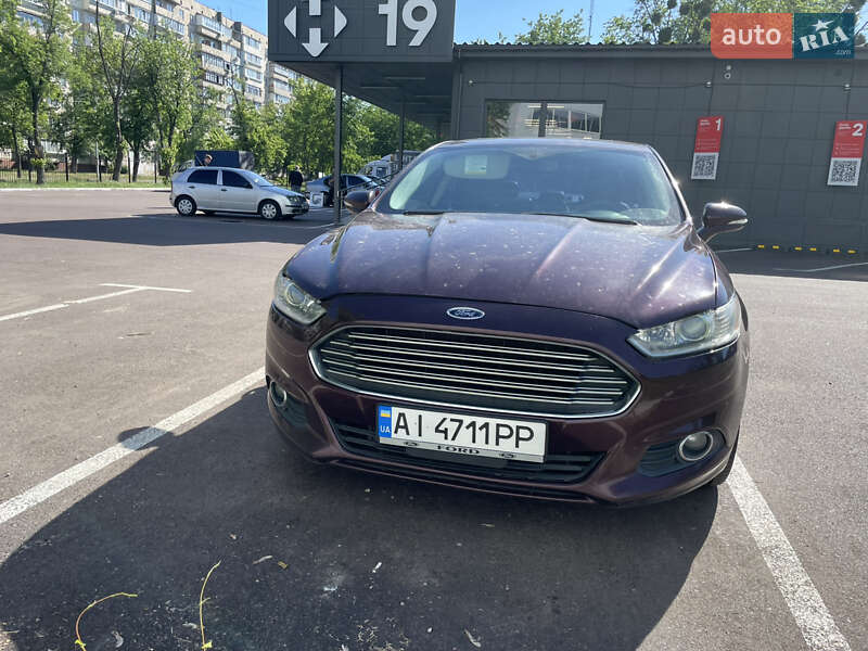 Седан Ford Fusion 2012 в 