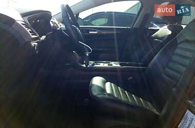 Седан Ford Fusion 2017 в 
