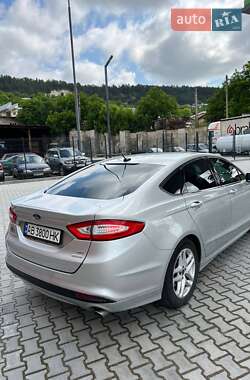 Седан Ford Fusion 2015 в 