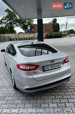 Седан Ford Fusion 2015 в 