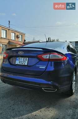 Седан Ford Fusion 2013 в 