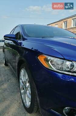 Седан Ford Fusion 2013 в 