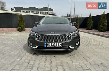 Седан Ford Fusion 2019 в 