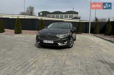 Седан Ford Fusion 2019 в 