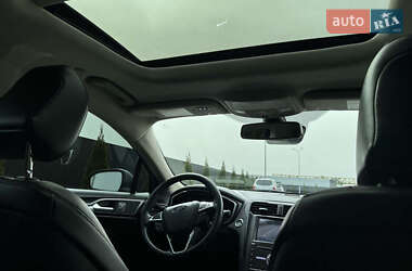 Седан Ford Fusion 2019 в 