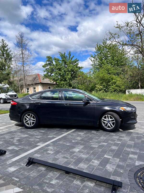 Седан Ford Fusion 2013 в Ужгороде