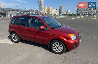 Хэтчбек Ford Fusion 2010 в 