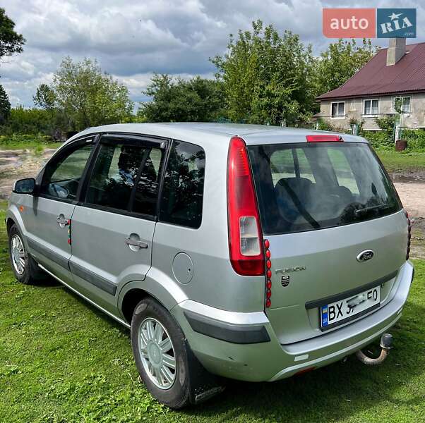 Хэтчбек Ford Fusion 2006 в Старой Синяве