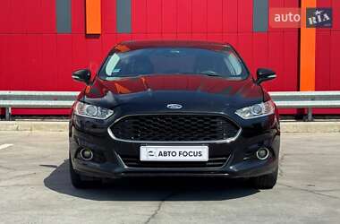 Седан Ford Fusion 2016 в 