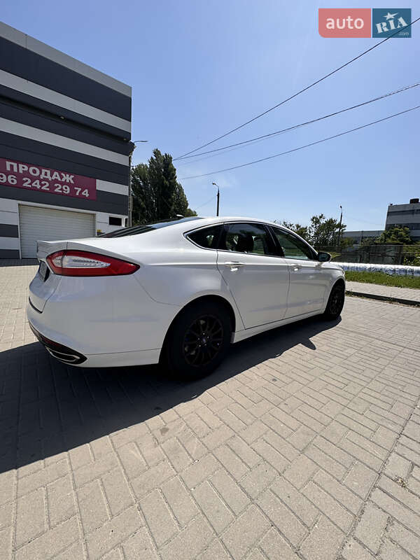 Седан Ford Fusion 2016 в Черкассах