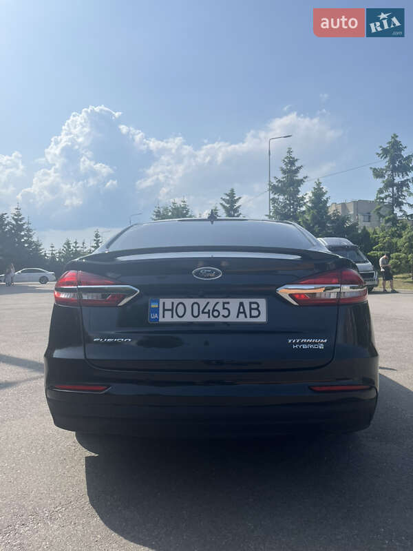 Седан Ford Fusion 2019 в Тернополе