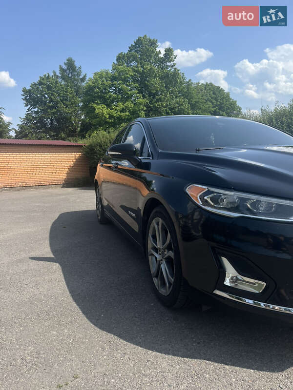 Седан Ford Fusion 2019 в Тернополе