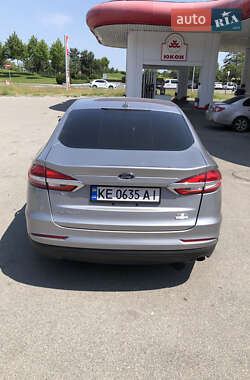 Седан Ford Fusion 2019 в 