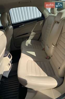 Седан Ford Fusion 2014 в 
