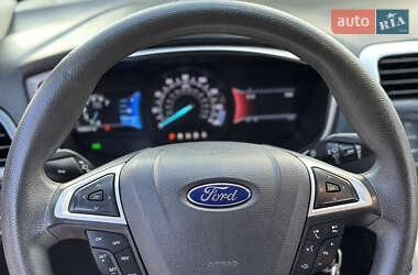 Седан Ford Fusion 2016 в 