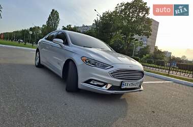 Седан Ford Fusion 2016 в 