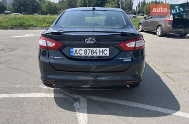 Седан Ford Fusion 2013 в 