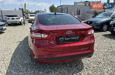 Седан Ford Fusion 2016 в 