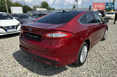 Седан Ford Fusion 2016 в 