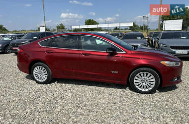Седан Ford Fusion 2016 в 