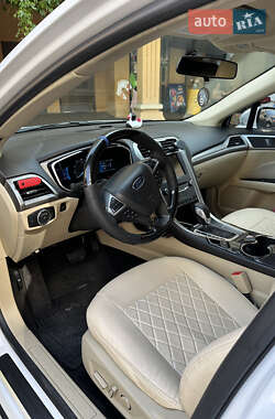 Седан Ford Fusion 2014 в 