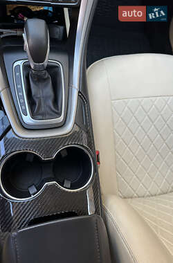 Седан Ford Fusion 2014 в 