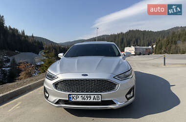 Седан Ford Fusion 2019 в 