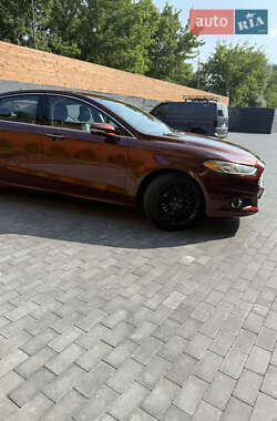 Седан Ford Fusion 2015 в 