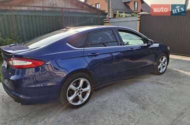 Седан Ford Fusion 2016 в 