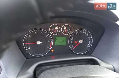 Хэтчбек Ford Fusion 2010 в 