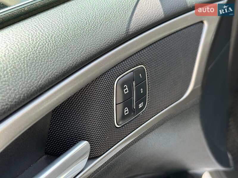 Седан Ford Fusion 2017 в Одесі