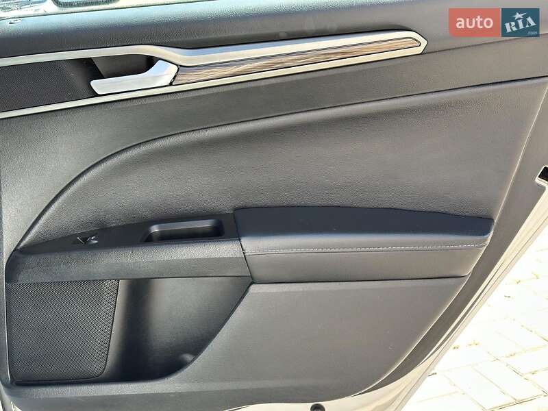 Седан Ford Fusion 2017 в Одесі