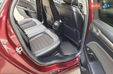 Седан Ford Fusion 2016 в 