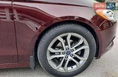 Седан Ford Fusion 2016 в 