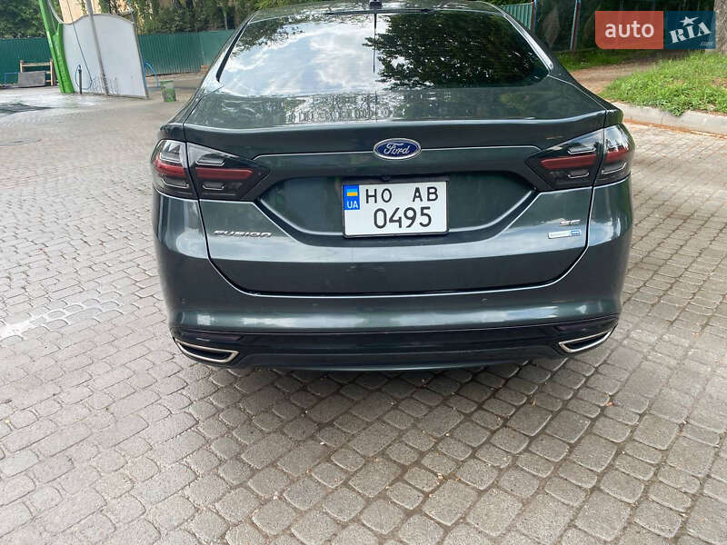 Седан Ford Fusion 2015 в Тернополе